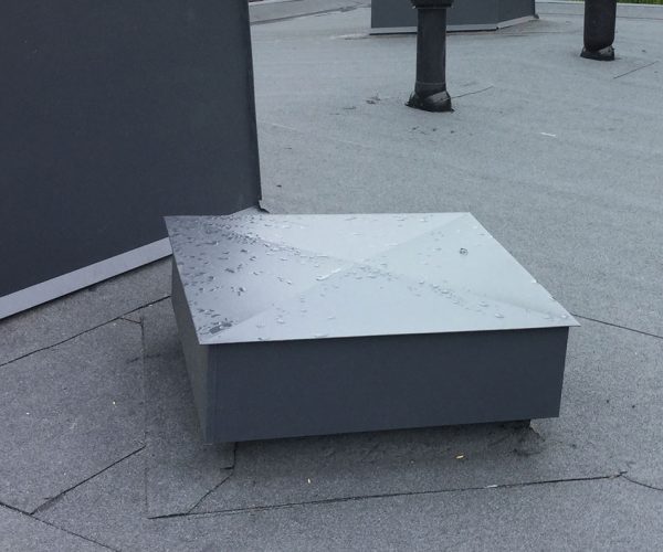 Kattoluukun asennus, korjaus ja huolto